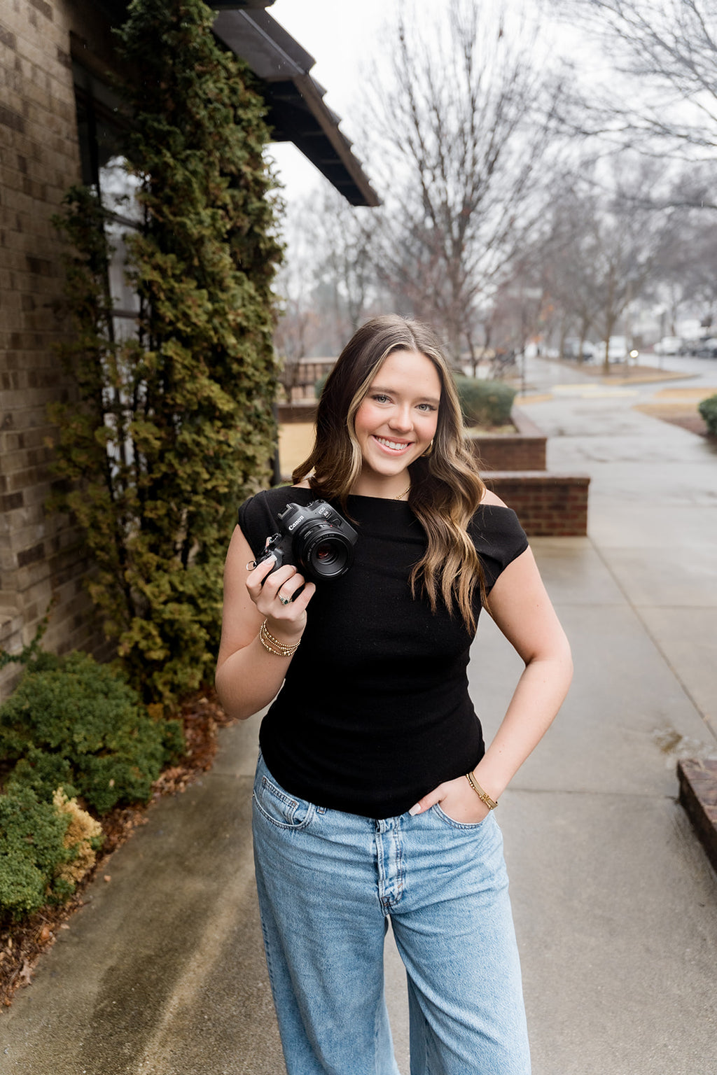 The Essential Off- Shoulder Top: Black