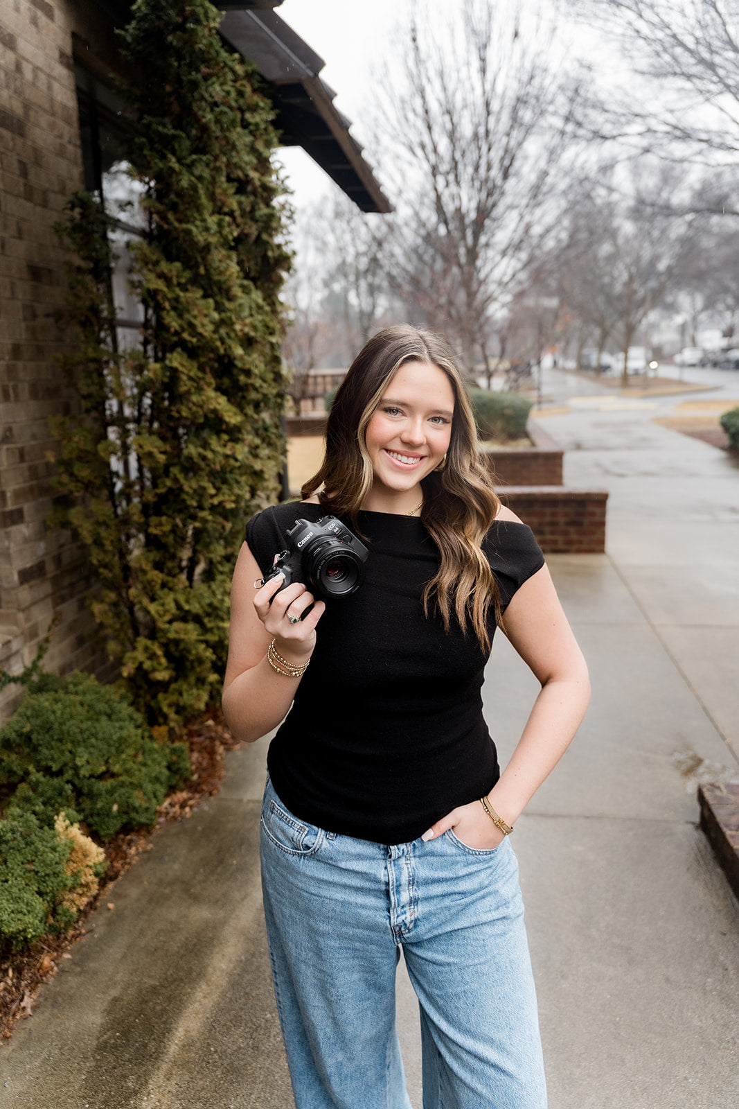 The Essential Off- Shoulder Top: Black